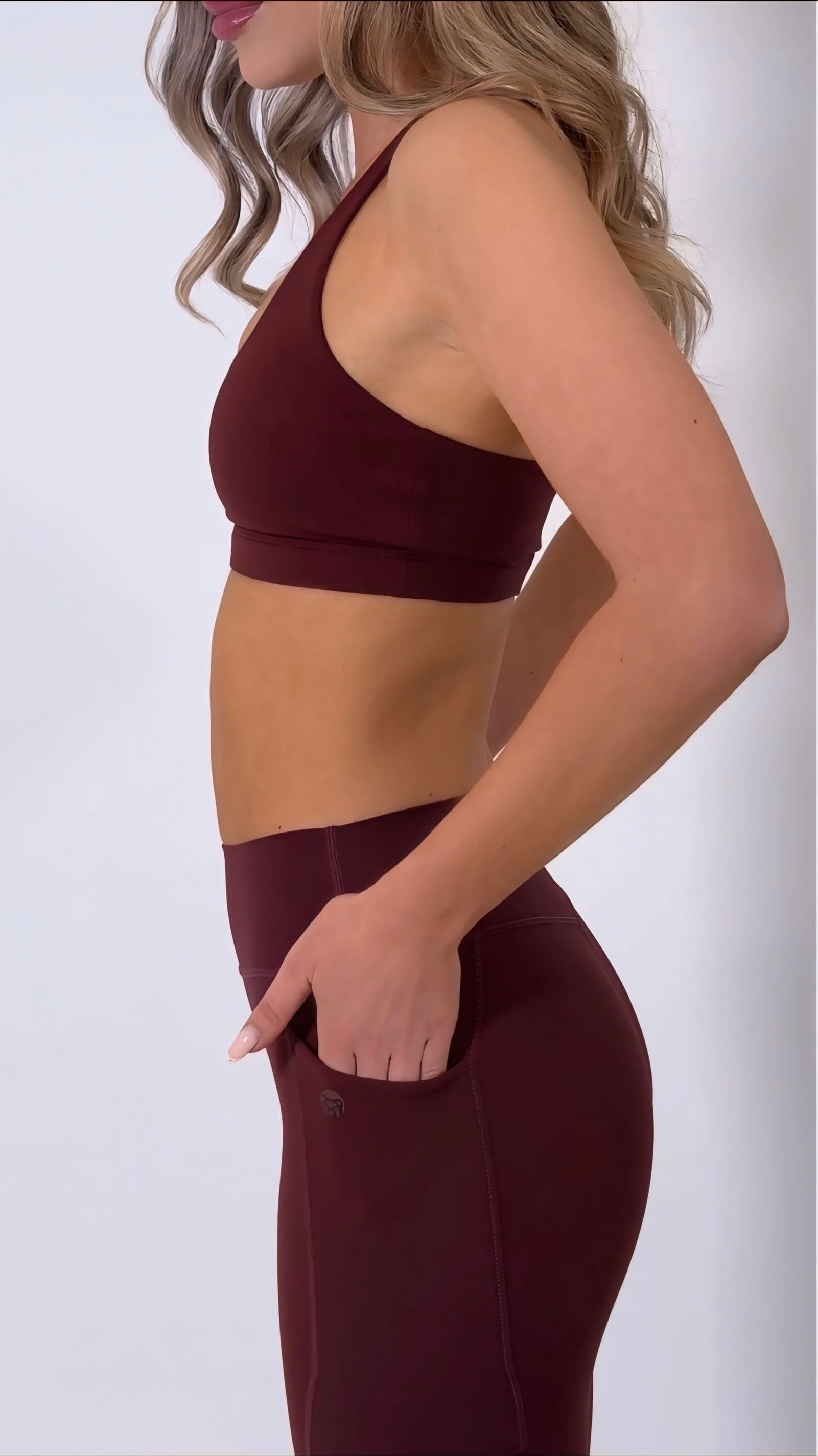 SculptFit Pocket High Waisted Seamless Gym Leggings - Burgundy Short